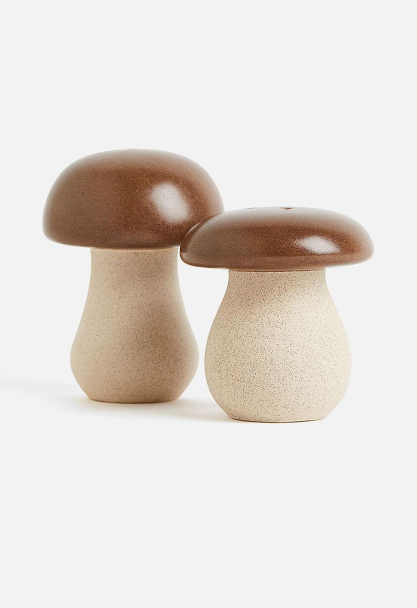 H&M - Stoneware salt and pepper shakers - brown/beige