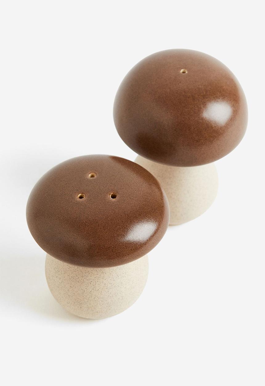 H&M - Stoneware salt and pepper shakers - brown/beige