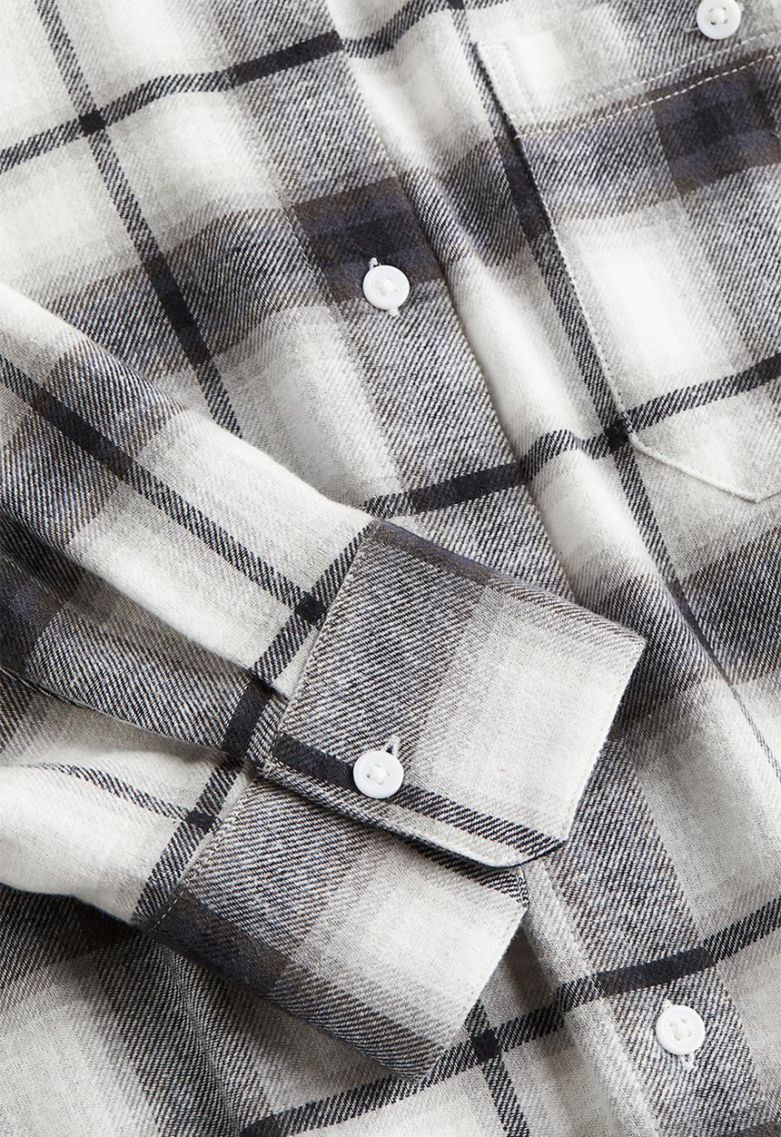 H&M - Oversized flannel shirt - white/checke