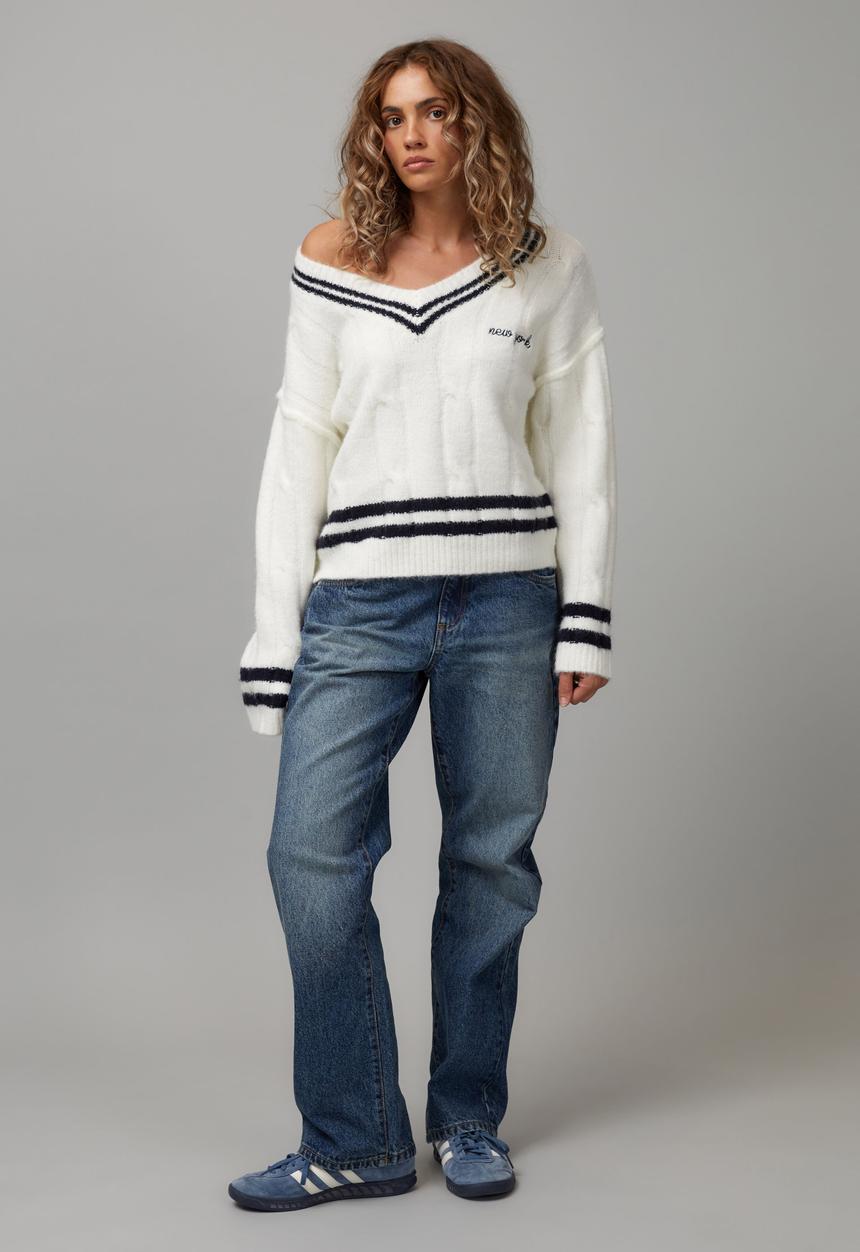 Factorie - Addison Cable V-neck Jumper - White/New York