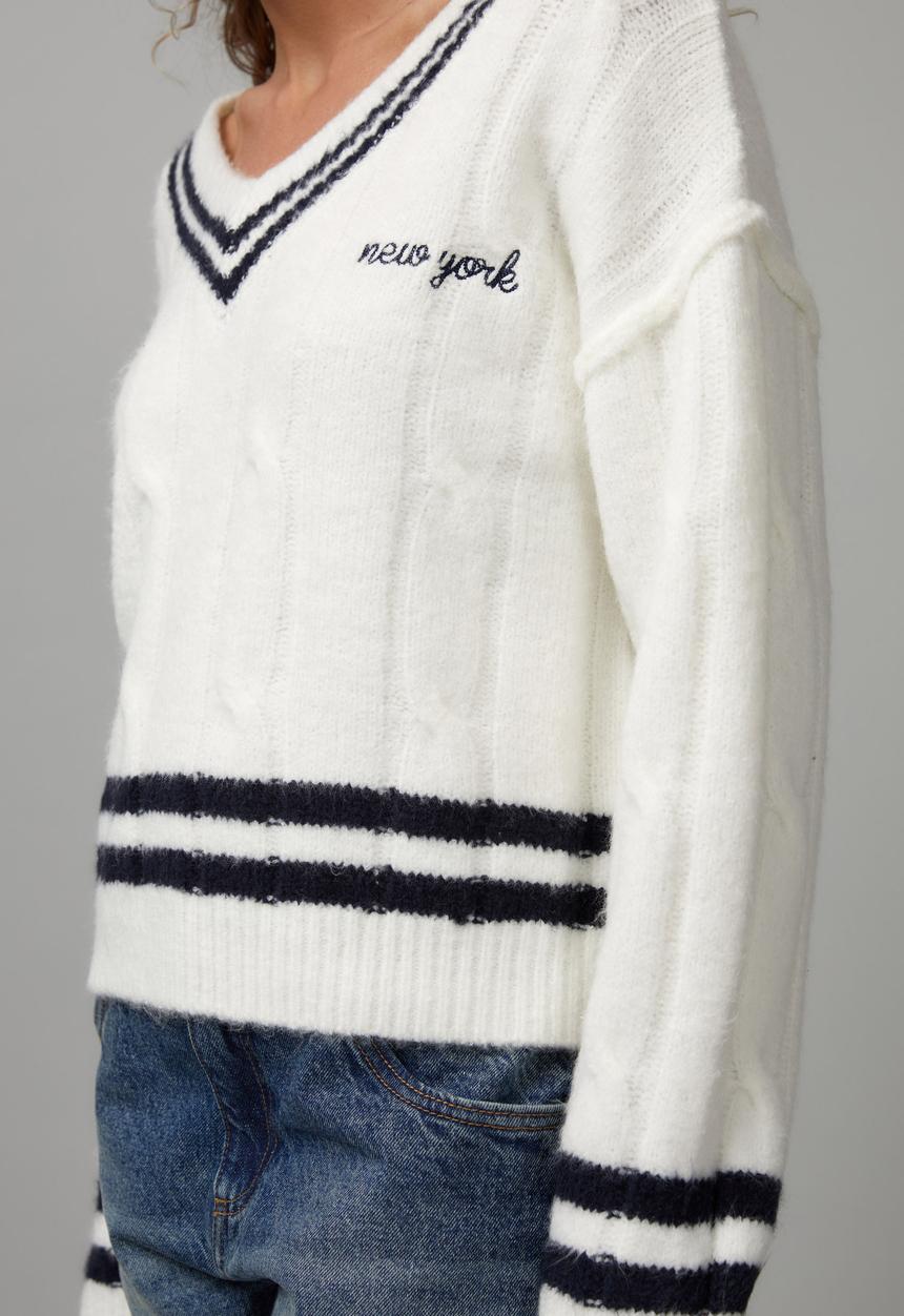 Factorie - Addison Cable V-neck Jumper - White/New York