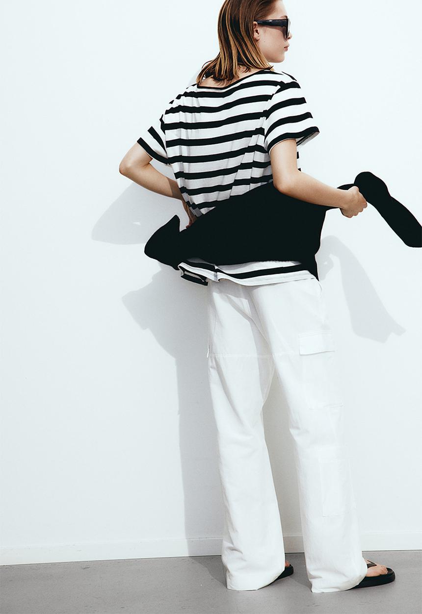 H&M - Cotton T-shirt - black & white