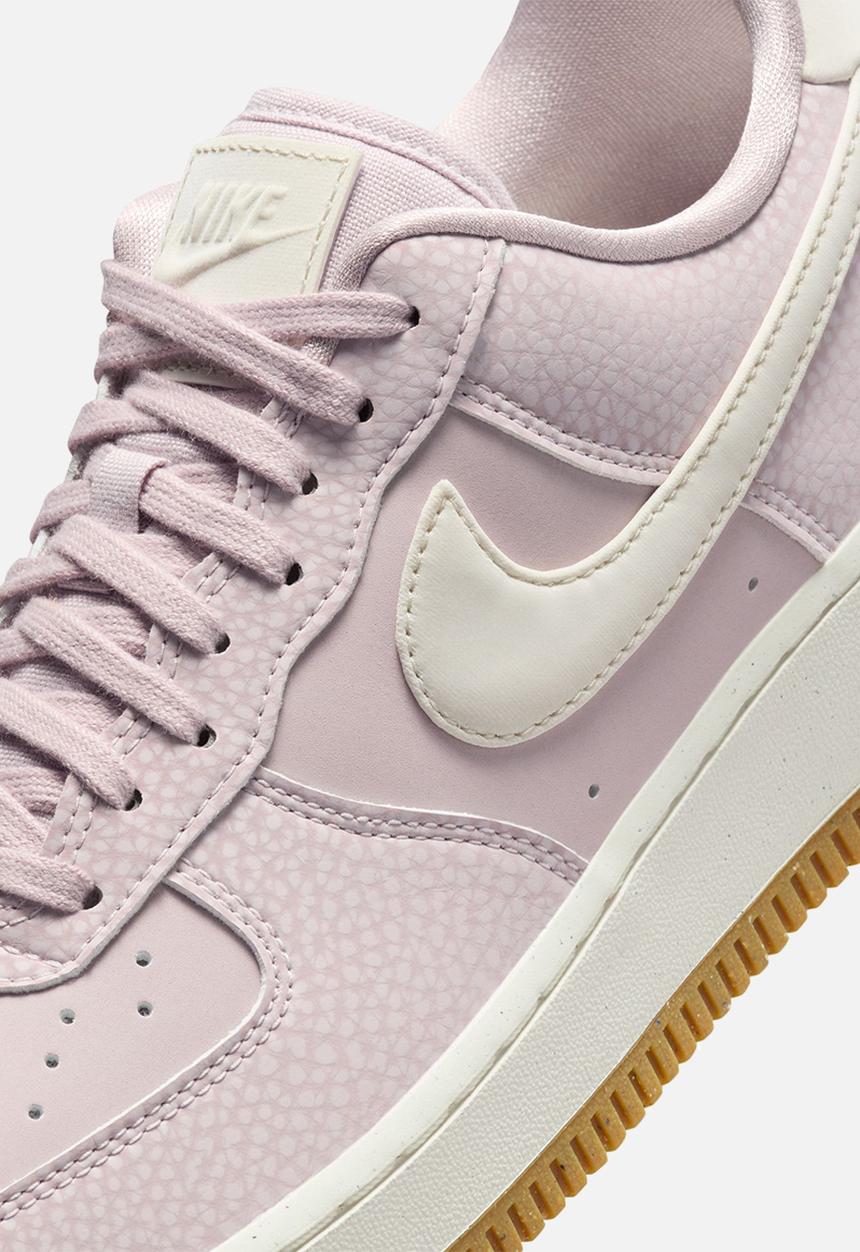 Nike - Nike Air Force 1 '07 Next Nature
