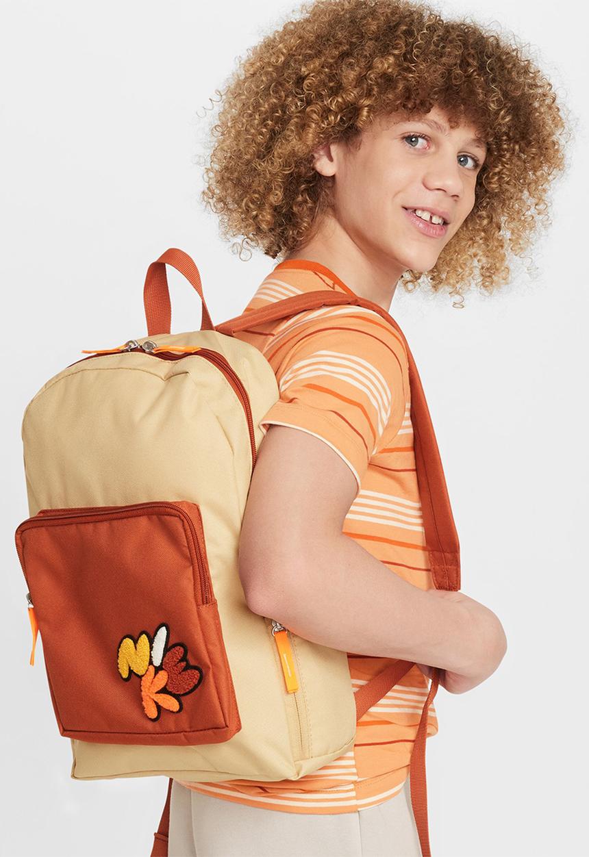 Nike - Y Nk Classic Bkpk - Bubble - Sesame/Burnt Sunrise/Total Orange