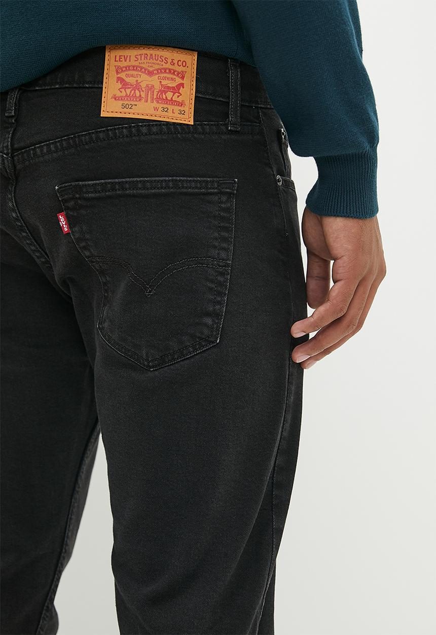 Levi’s® - 502™ taper za first impressions adv