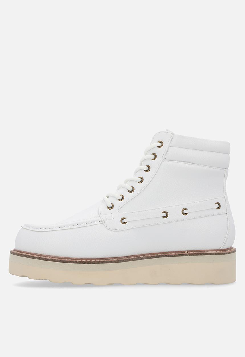 Jonathan D - Jdax pebble - white