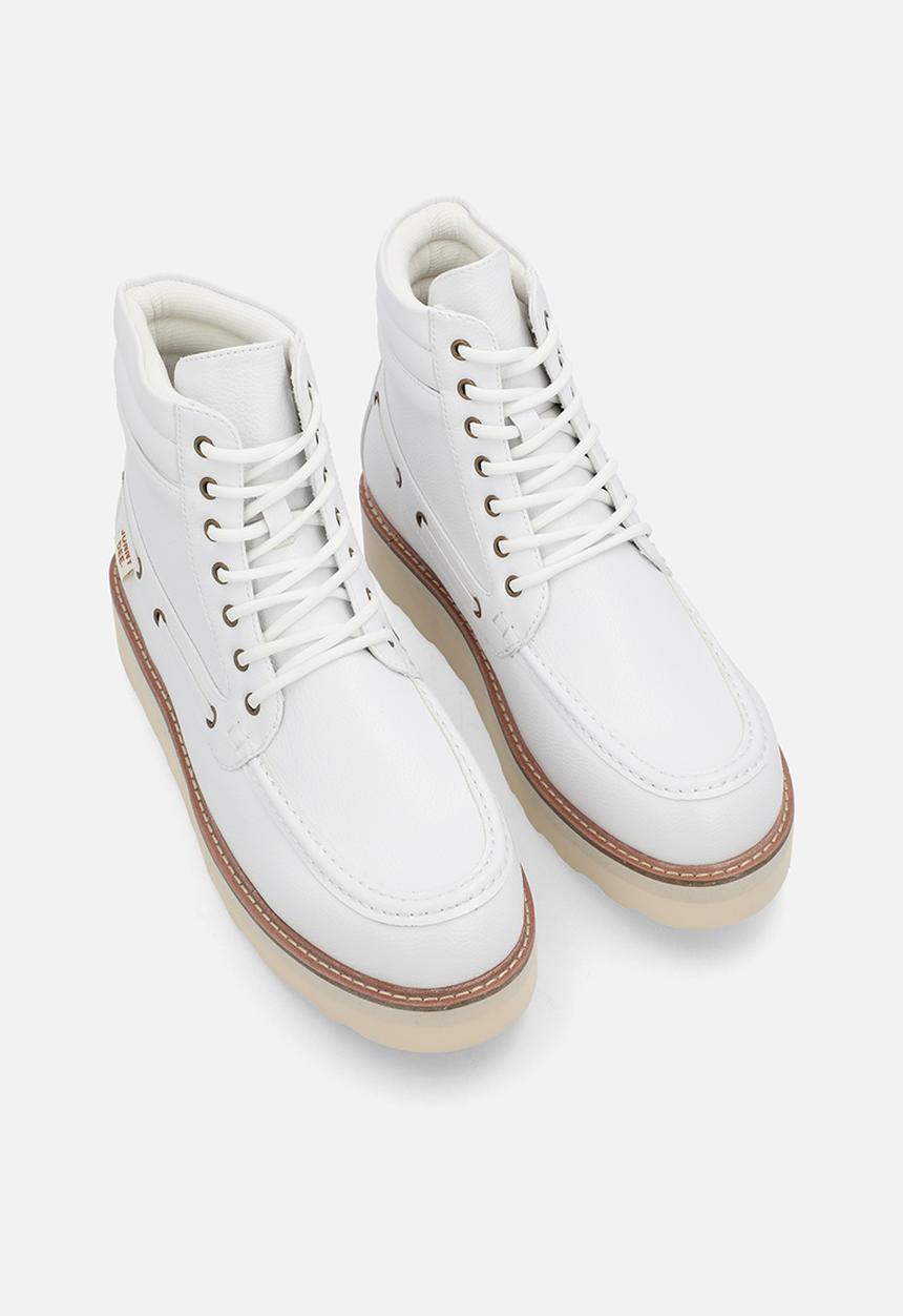 Jonathan D - Jdax pebble - white