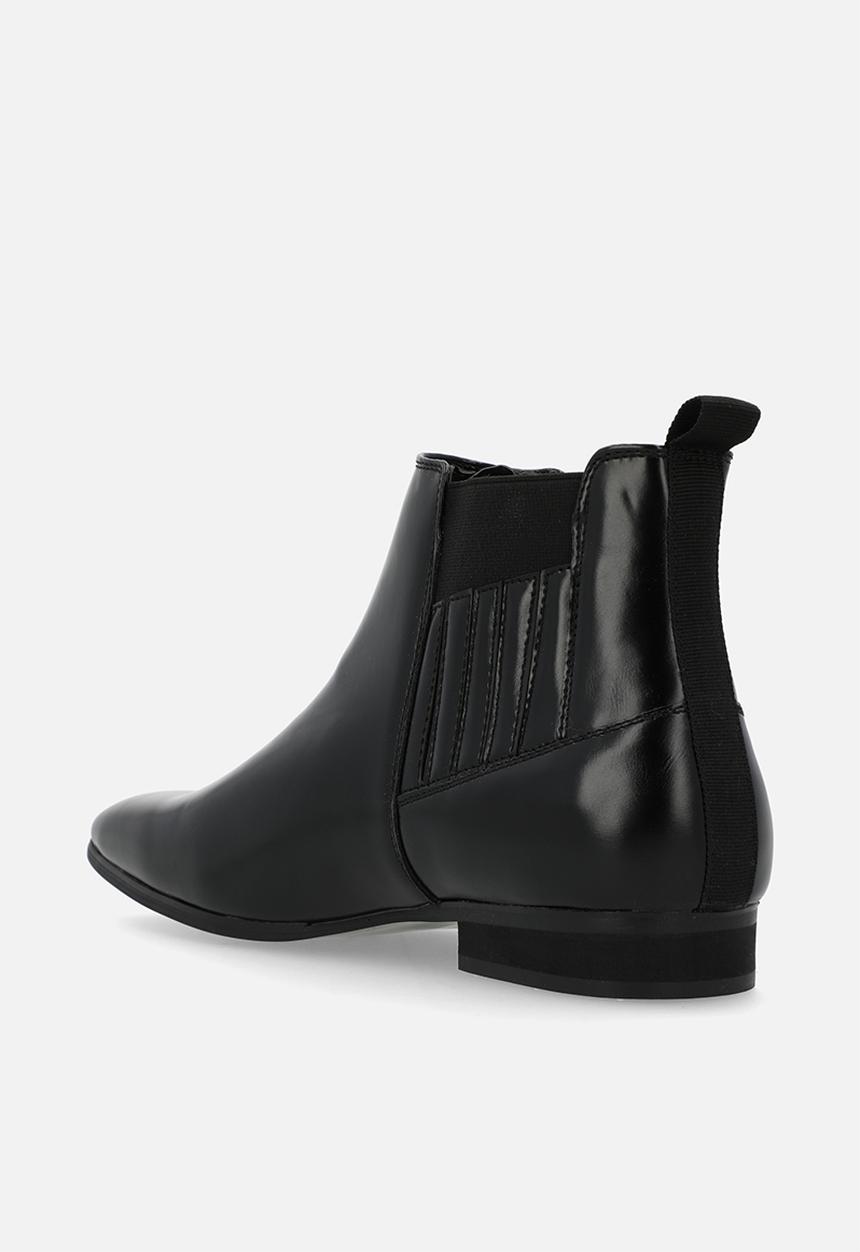 MAZERATA - MAGIO 104 Faux Leather - Black