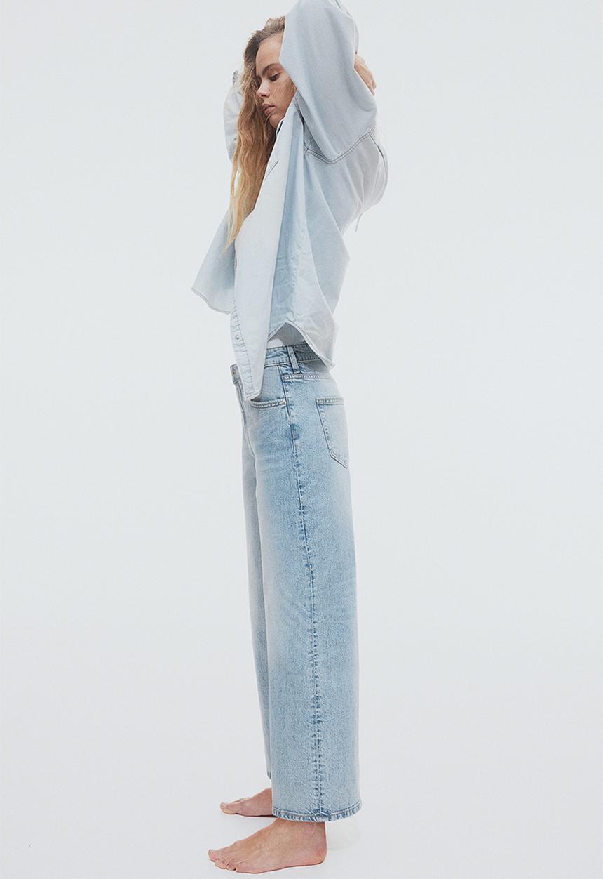 H&M - Wide high cropped jeans - light denim blue