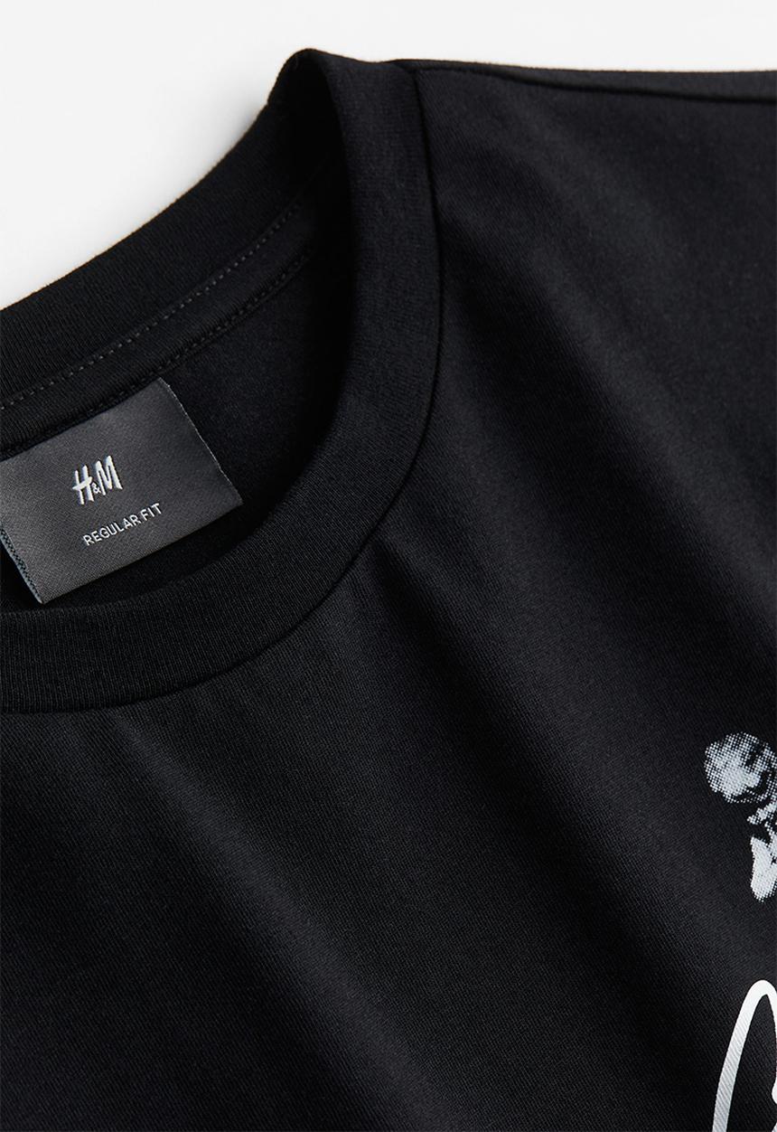 H&M - Regular fit printed t-shirt - black shush!