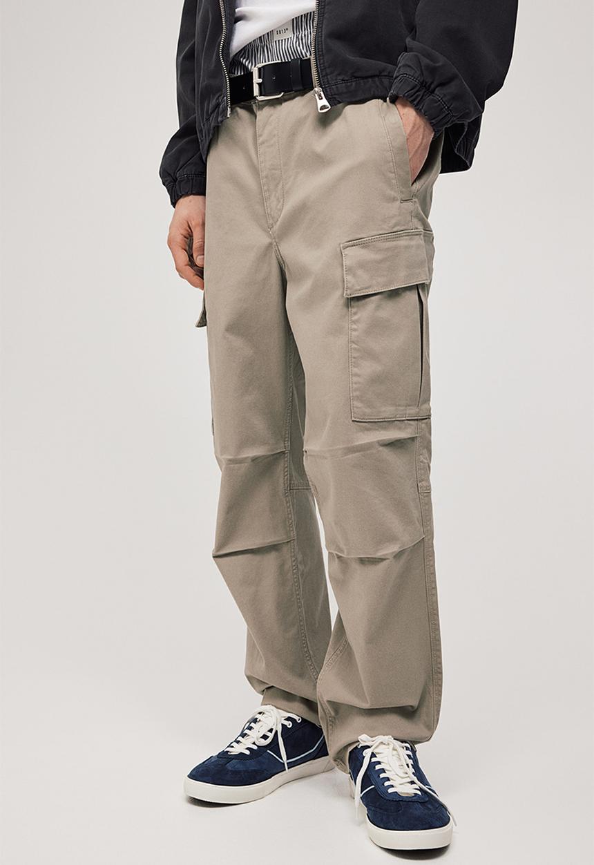 H&M - Regular fit cargo trousers - beige