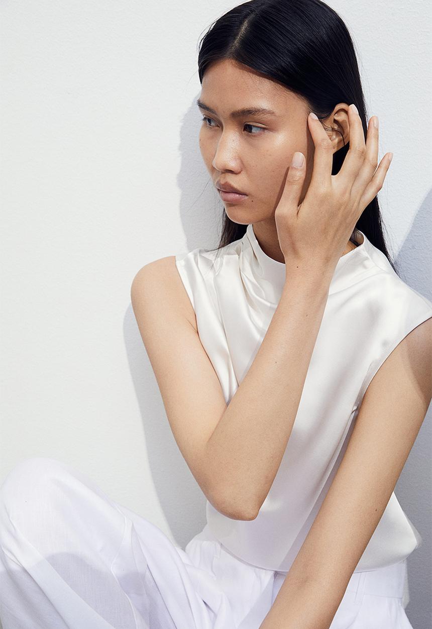 H&M - Draped satin blouse - white