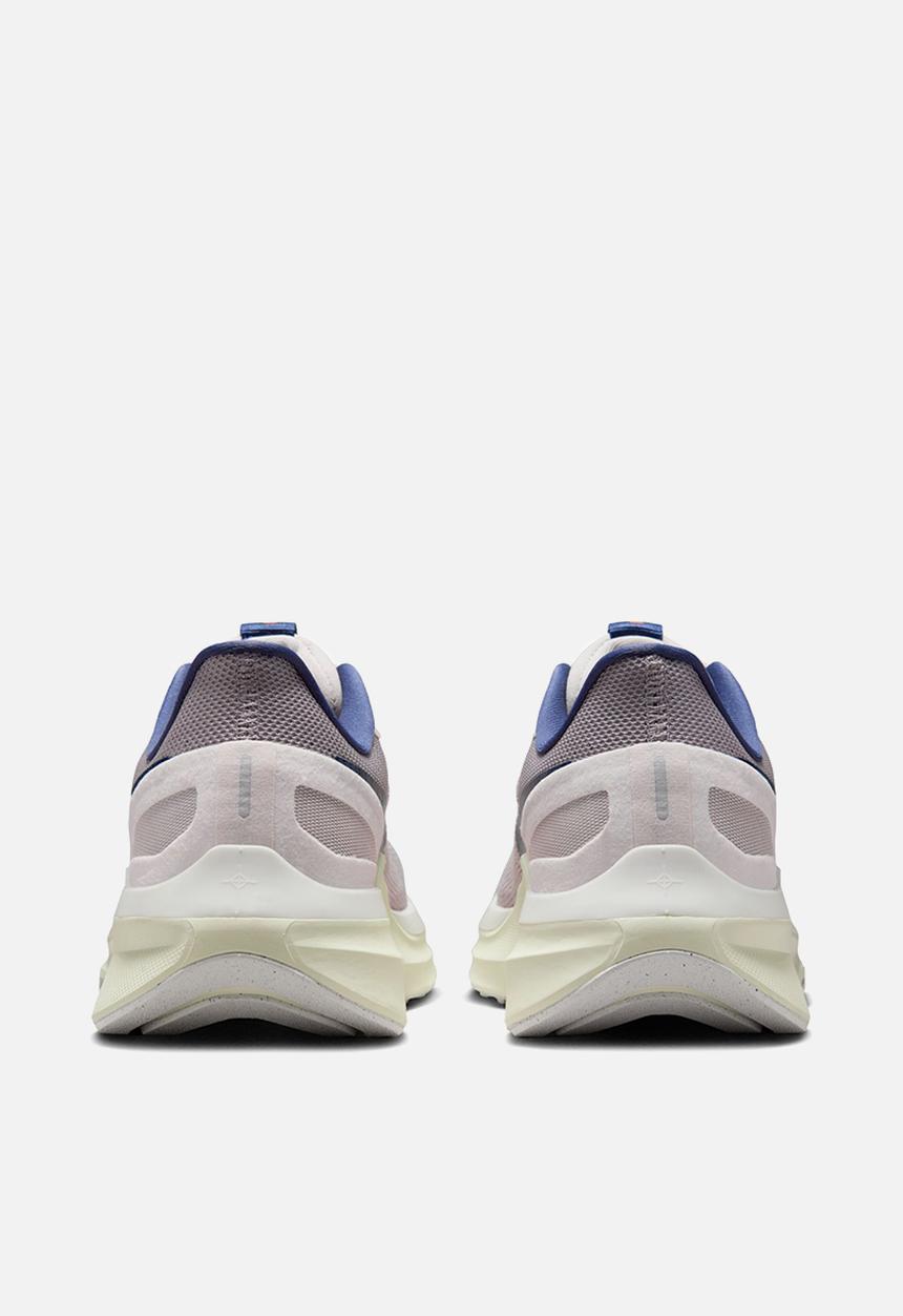 Nike - Nike Structure 25