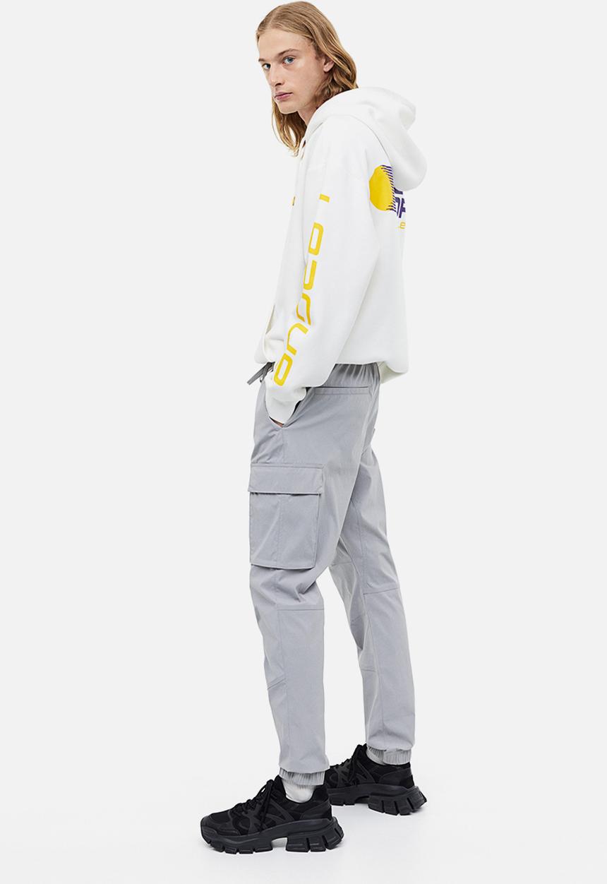 H&M - Slim fit nylon cargo joggers - grey