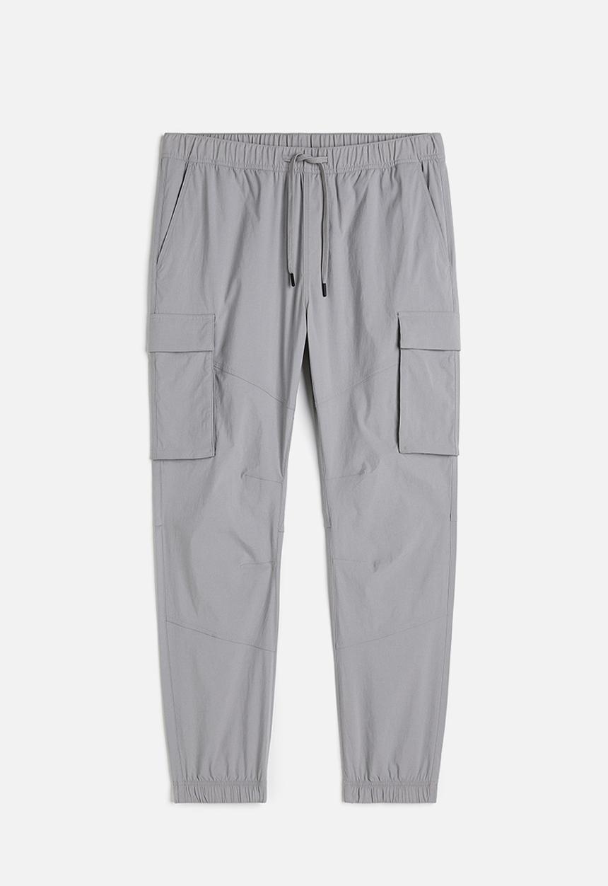 H&M - Slim fit nylon cargo joggers - grey