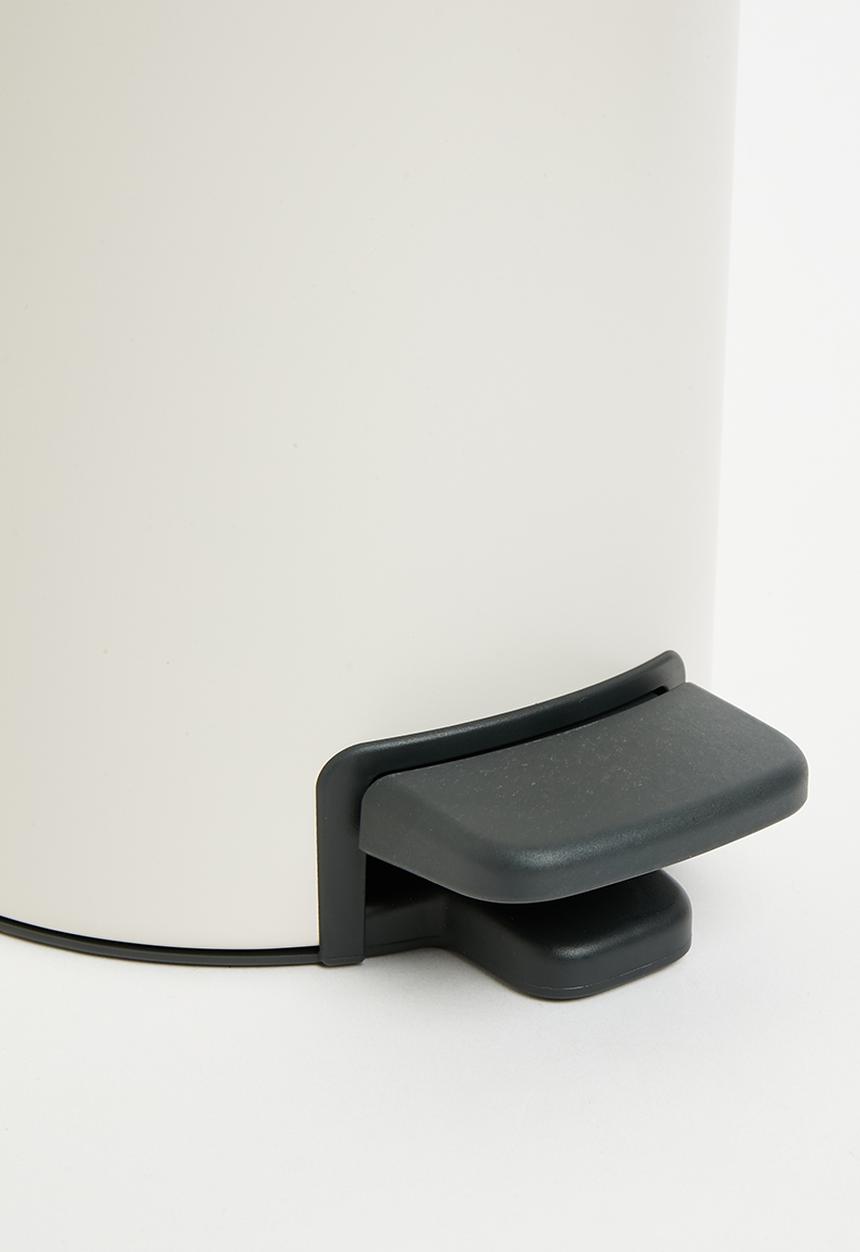 Brabantia - Newlcon pedal bin - soft beige 