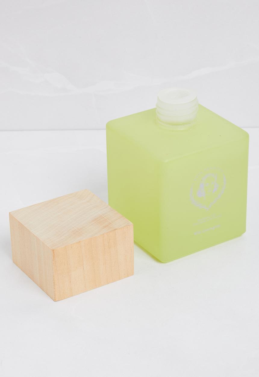Anke Products - Wild Lemongrass diffuser & candle gift set