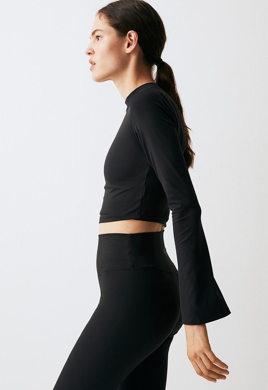 H&M - Softmove™ cropped sports top - black