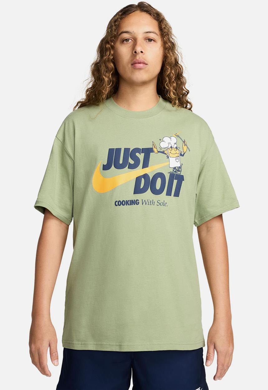 Nike - Nike Men's Sportswear Max90 Tee- oil green