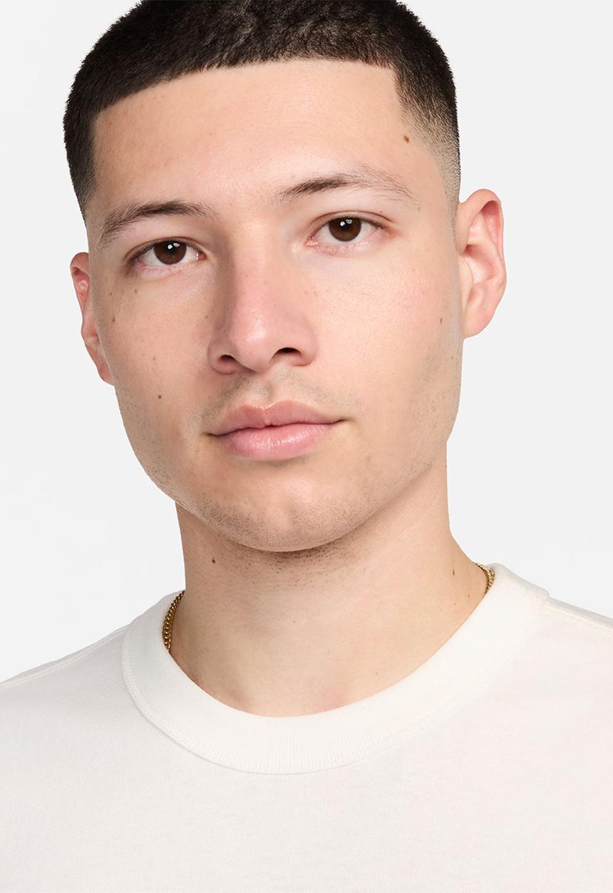 Nike - NSW OC Art Dept Sail tee - sail/emerald rise