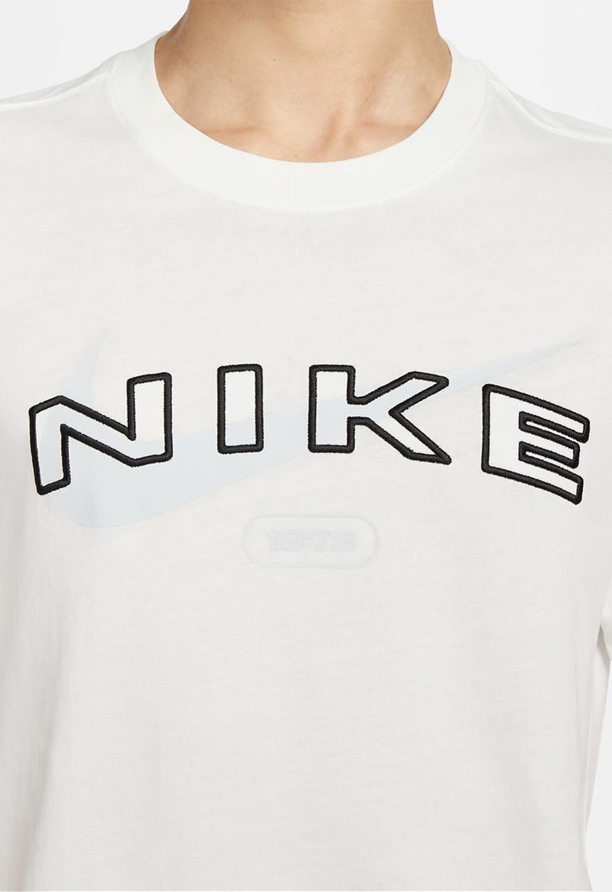 Nike - NSW Club Arch T-Shirt ssnl hbr - sail