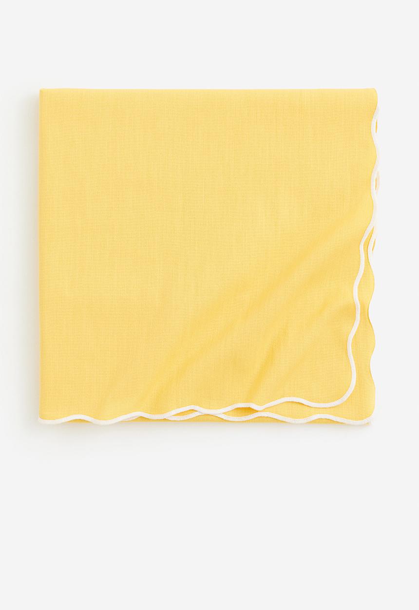 H&M - Scallop-edged tablecloth - yellow