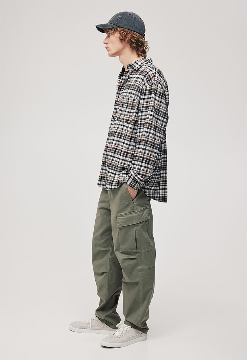 H&M - Regular fit cargo trousers - sage green