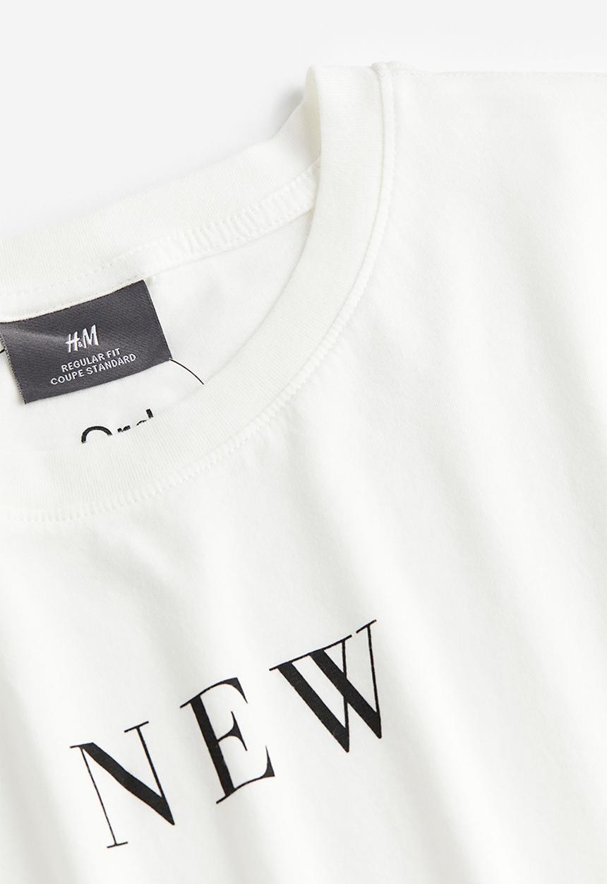 H&M - Regular fit printed t-shirt - cream/new order