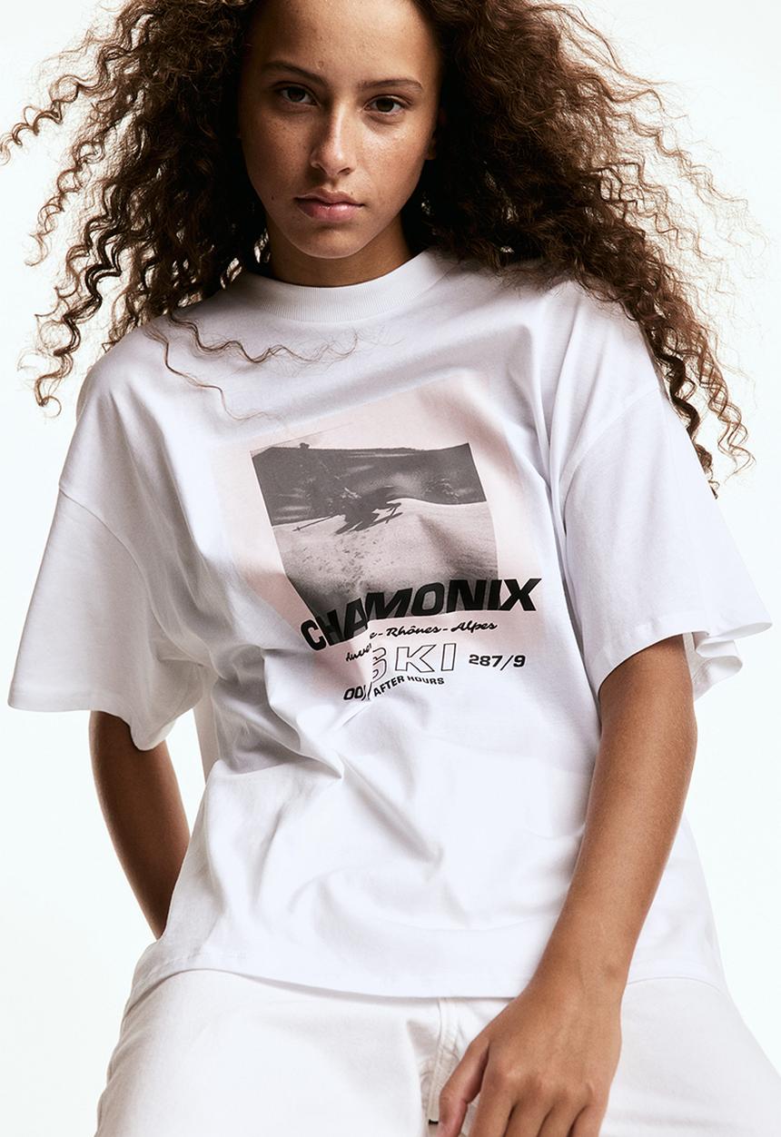 H&M - Oversized printed t-shirt - white/chamonix 