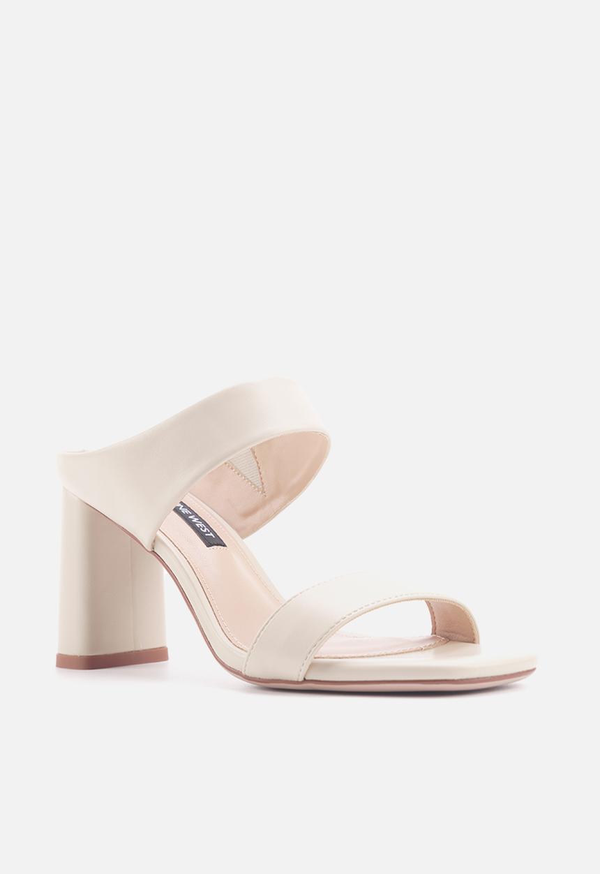 Nine West - Matild block heel slip on - cream
