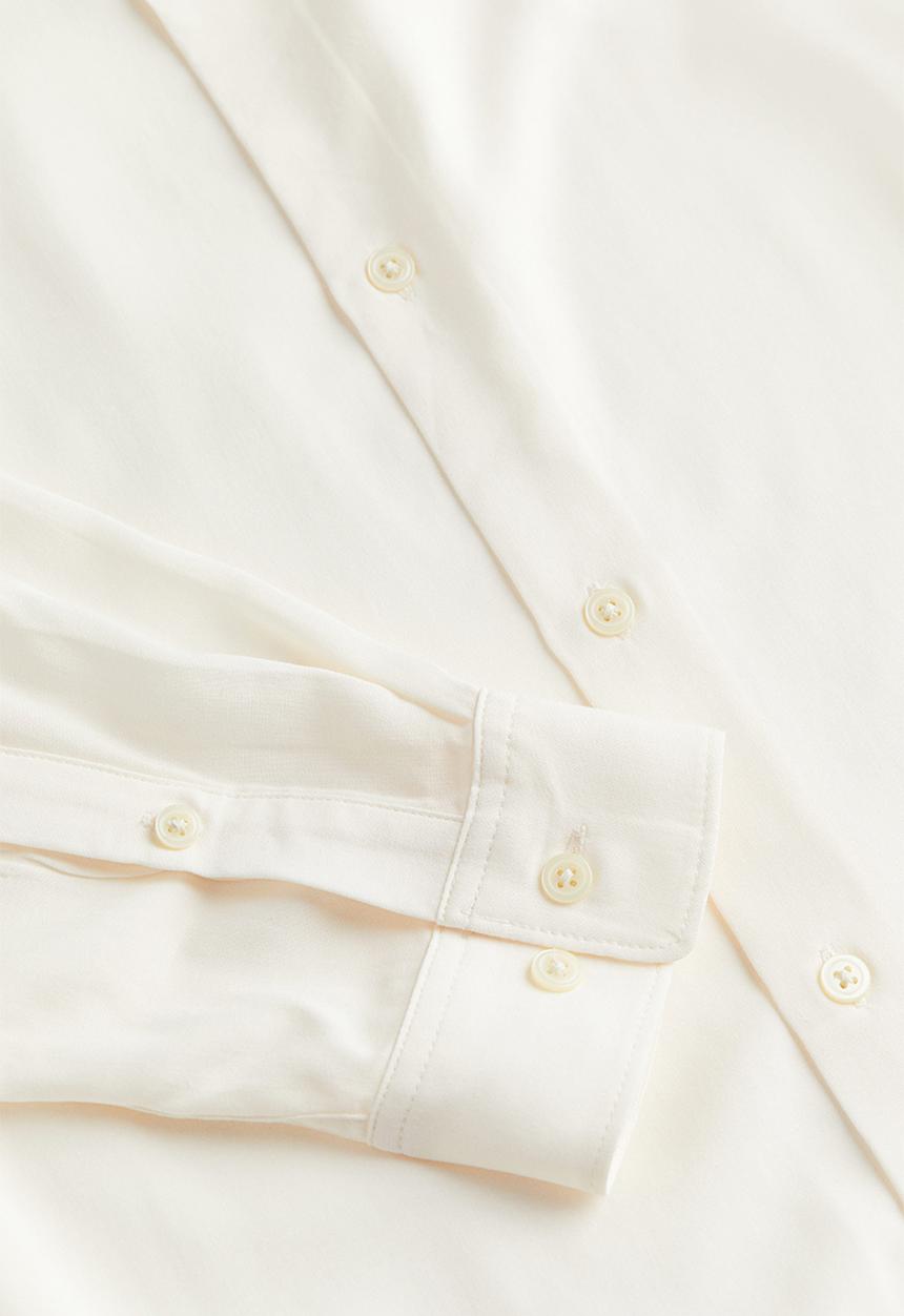 H&M - Regular fit viscose shirt - cream 
