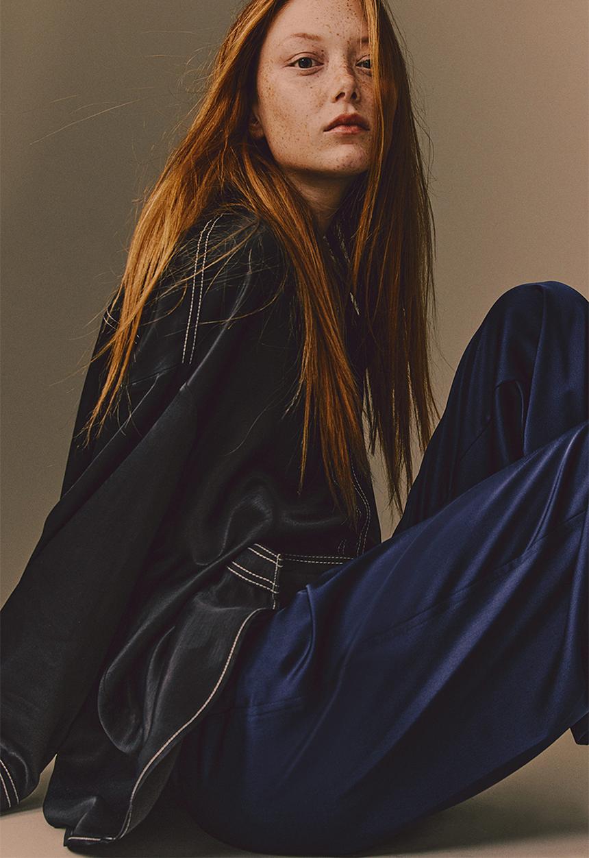 H&M - Wide satin trousers - dark blue