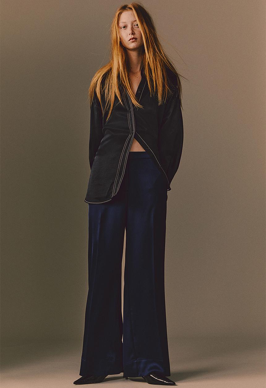 H&M - Wide satin trousers - dark blue