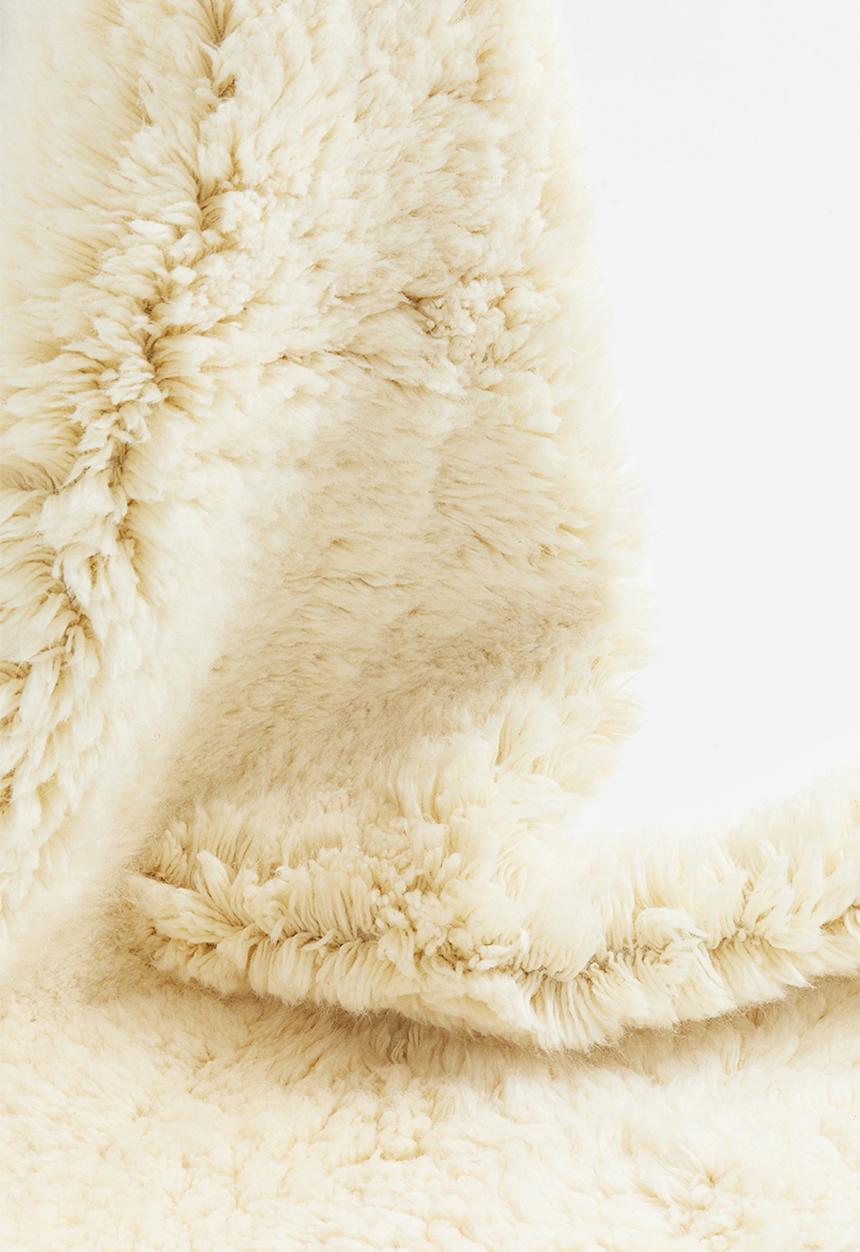H&M - Tufted wool-blend rug - light beige 