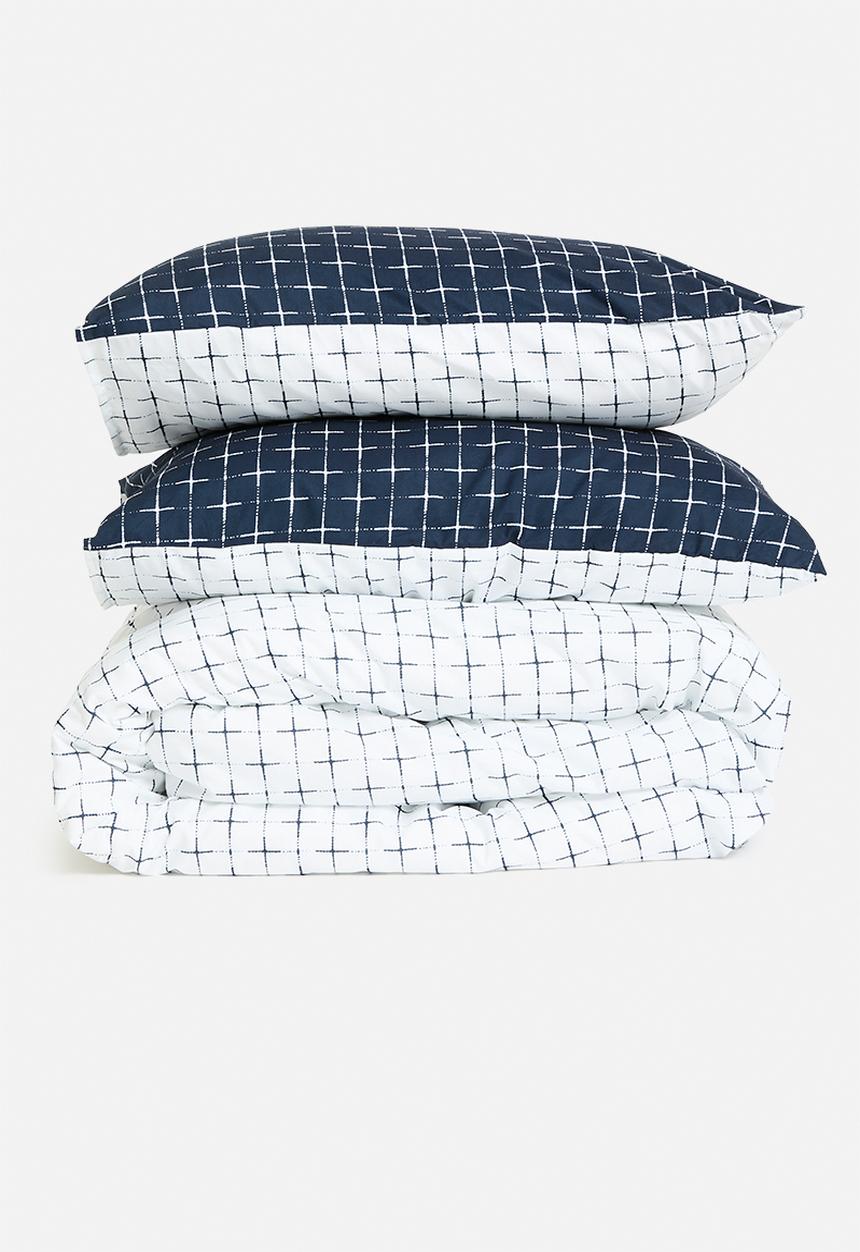 Sixth Floor - Cross-hatch Check Super Soft Reversible Duvet Set - Navy & White