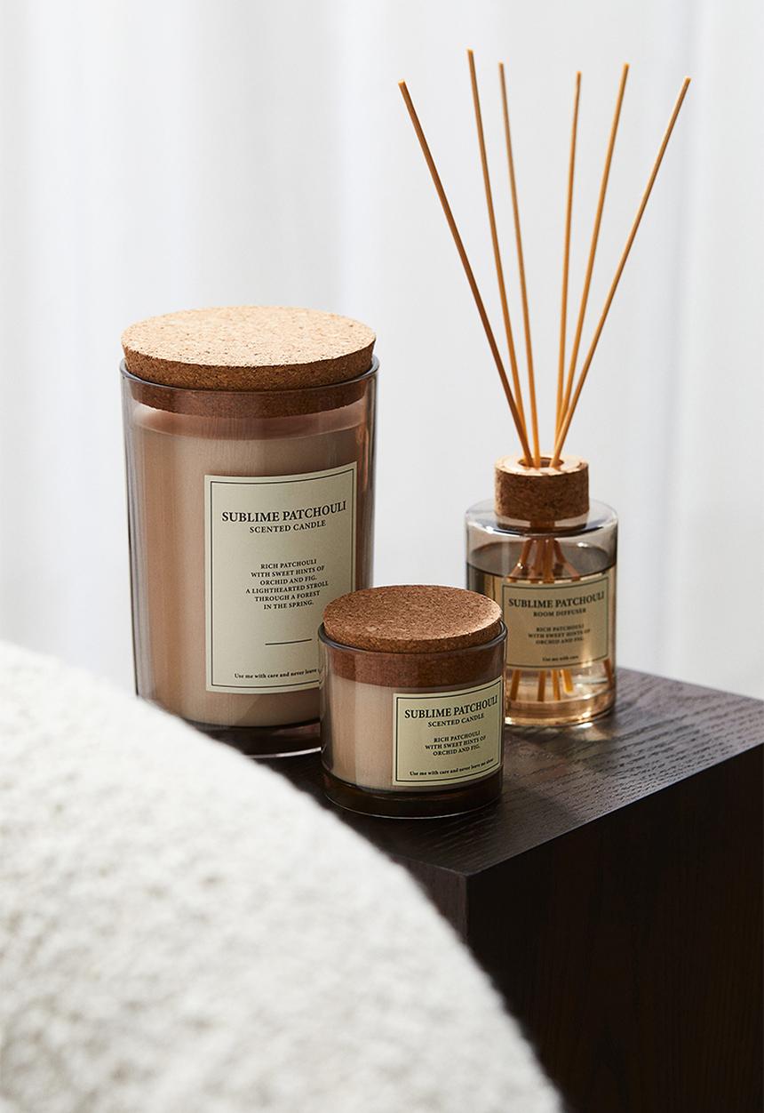 H&M - Large cork-lid scented candle - beige/sublime patchouli 