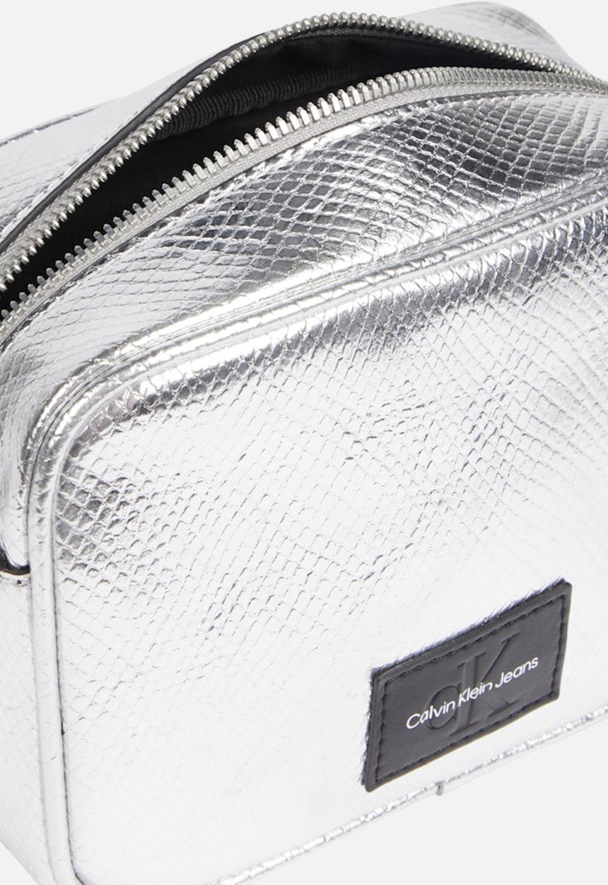 Calvin Klein - Sculpted camera bag  - silver