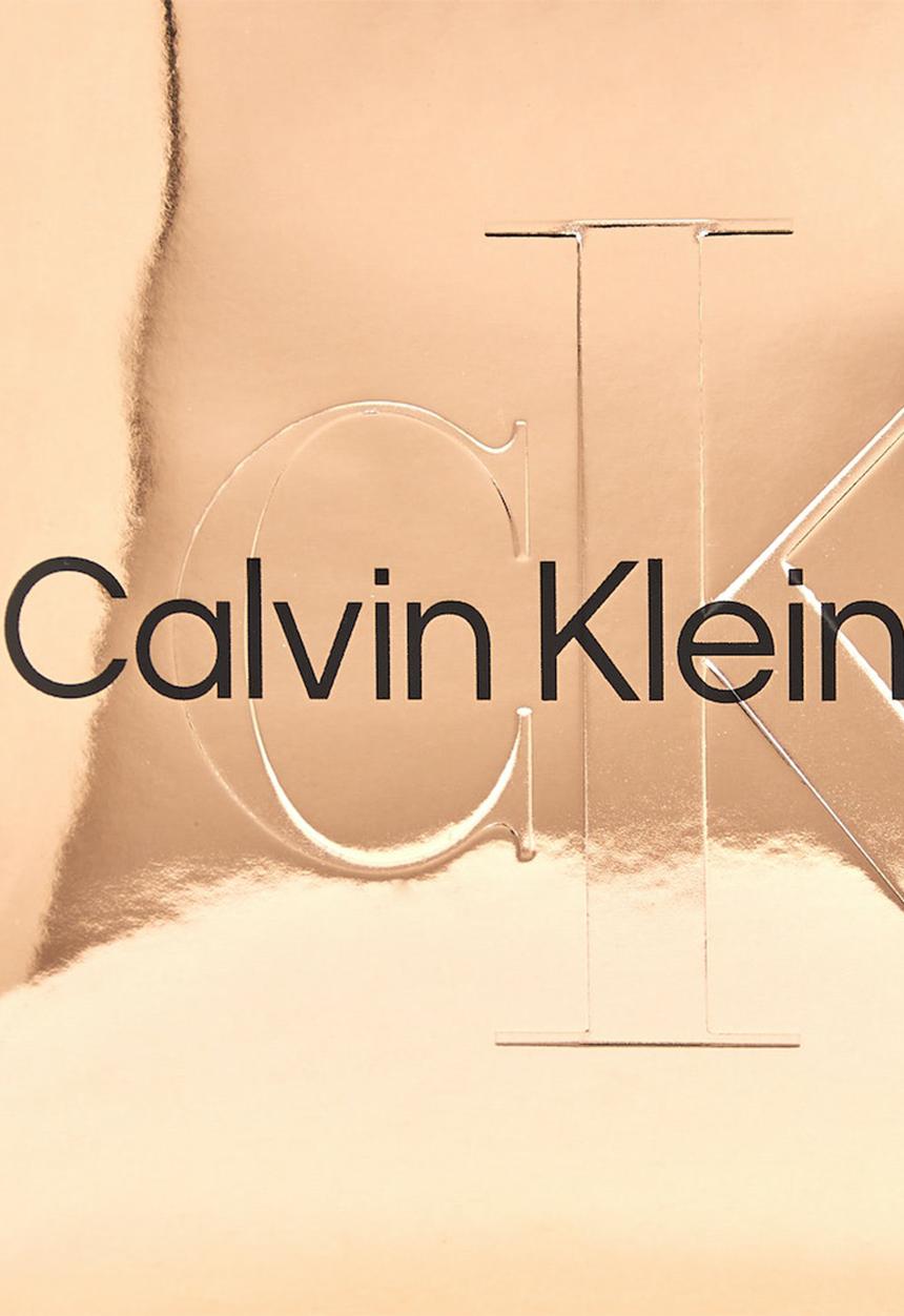 Calvin Klein - Sculpted shoulder bag - gold
