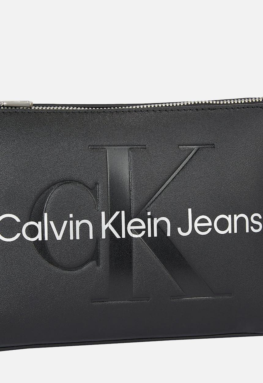 Calvin Klein - Sculpted camera pouch- black/metallic logo
