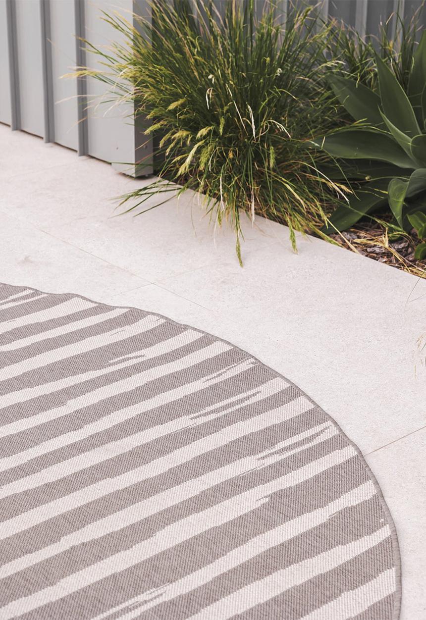 Hertex Fabrics - Right Circles Outdoor Rug - Pebble