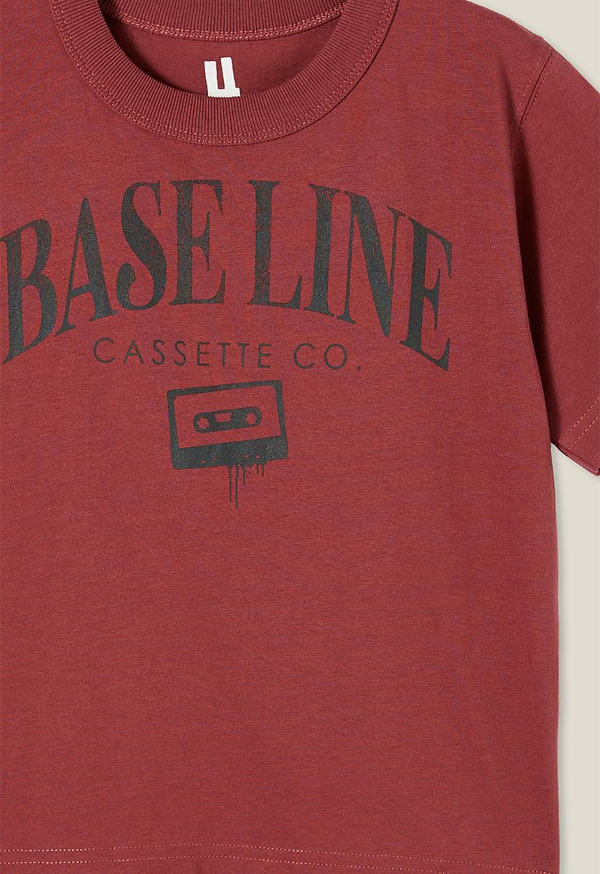Cotton On - Jonny short sleeve print tee - vintage berry/baseline cassette co.