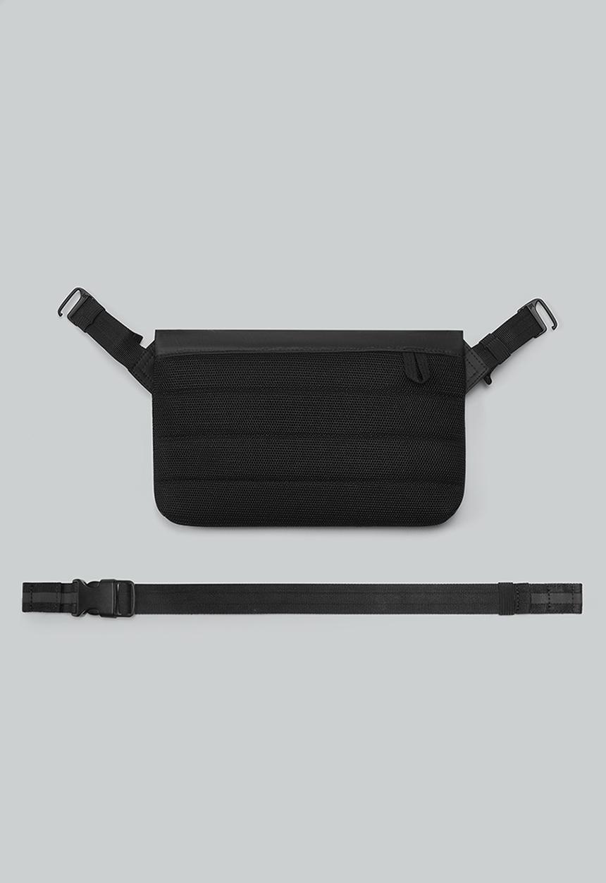 Gaston Luga - Lightweight crossbody bag - black