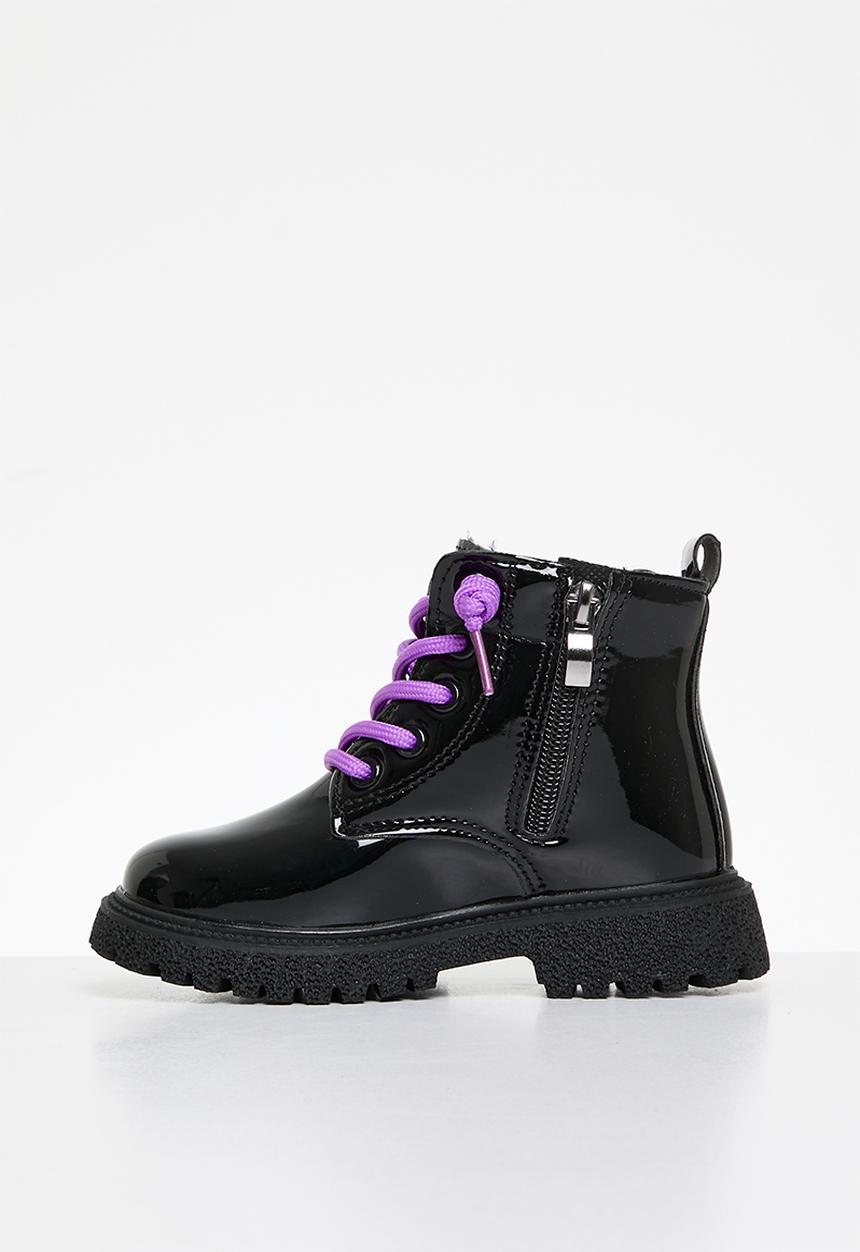 Pop Candy - Buttefly décor ankle boots-black