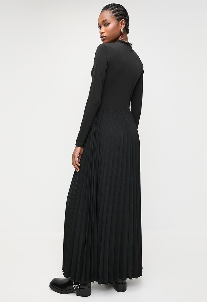 Superbalist - Pleated combo maxi dress - black