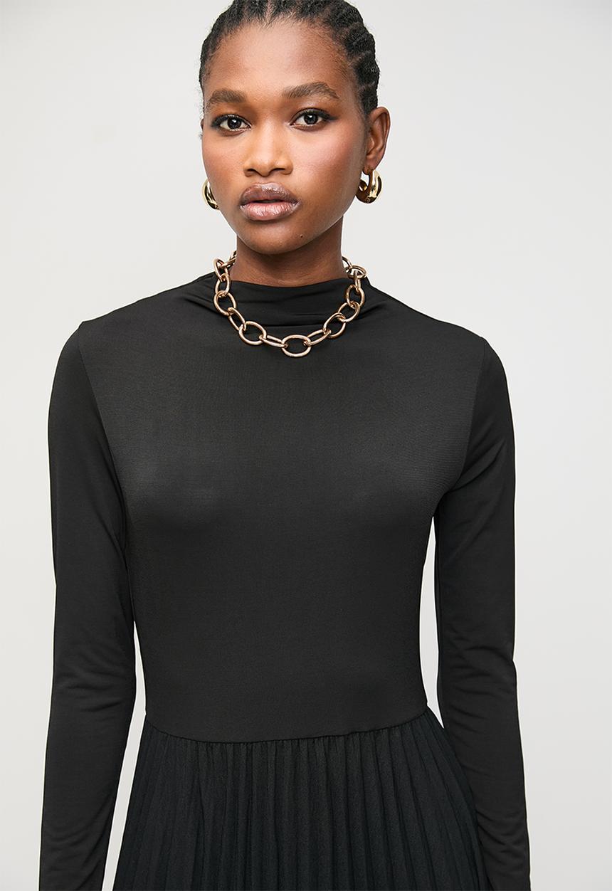 Superbalist - Pleated combo maxi dress - black