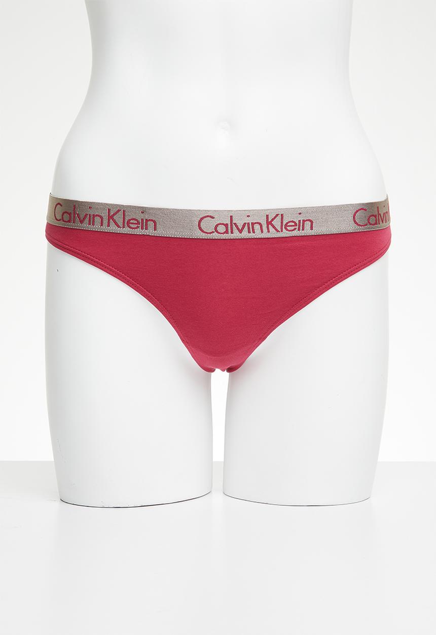 Calvin Klein - EFDK thong - red bud
