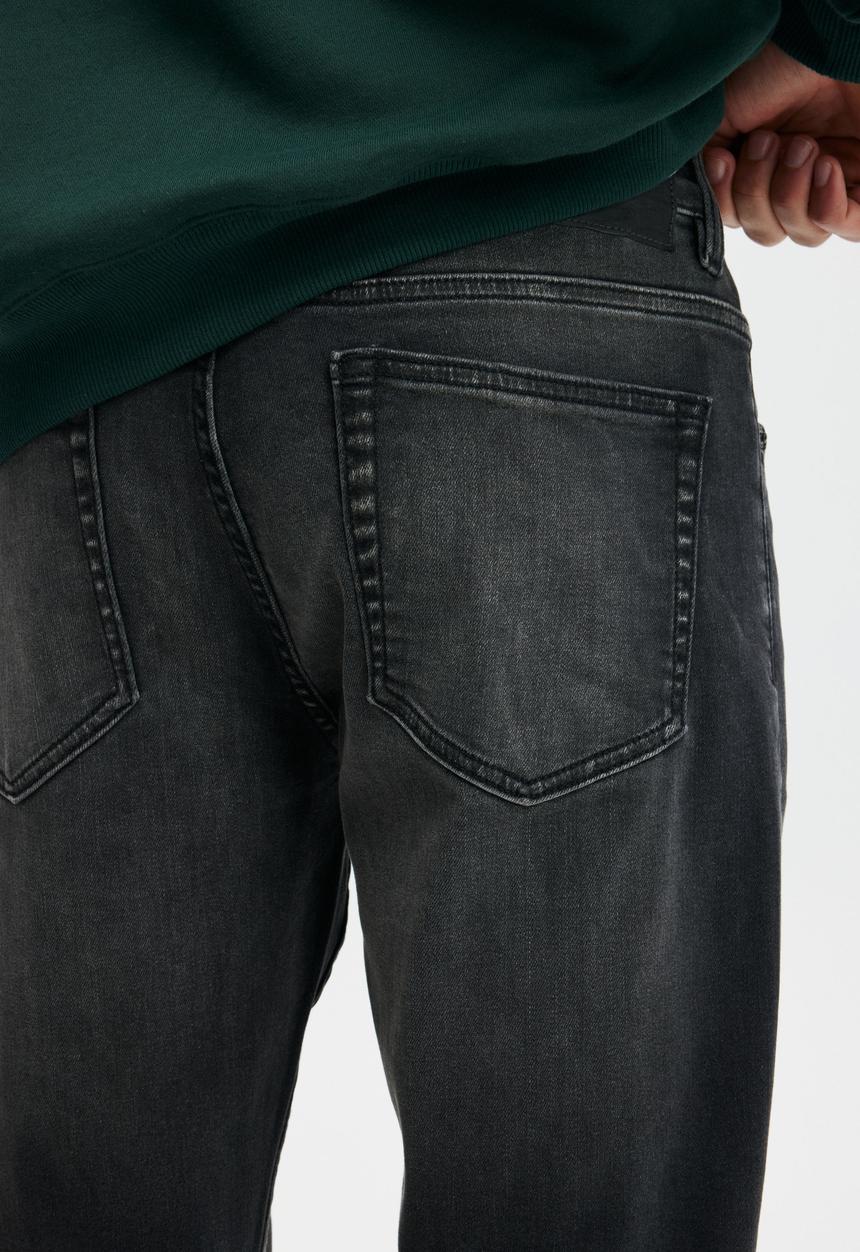 Cotton On - Slim tapered jean - dreamy black