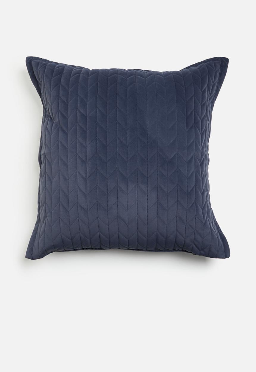 Grey Gardens - Octavia velvet cushion cover - Blue
