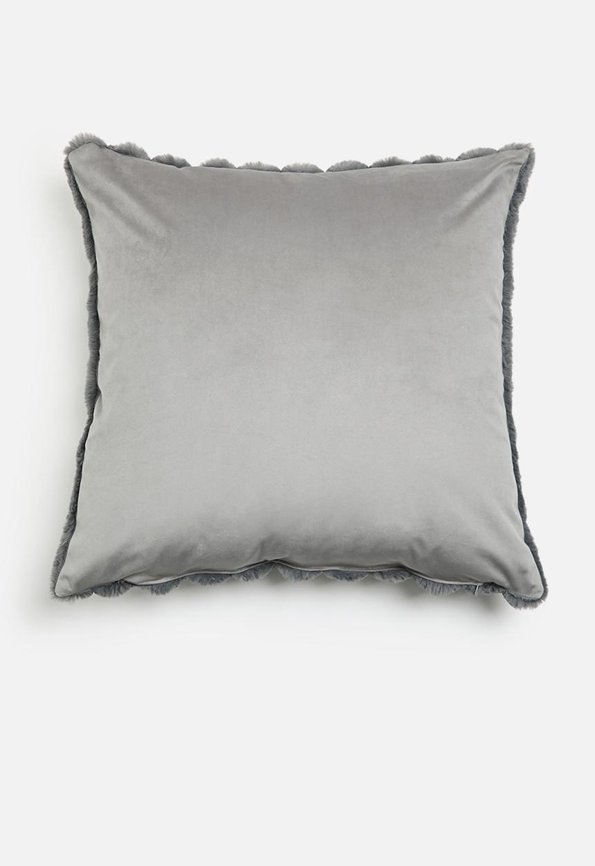 Grey Gardens - Plush cushion cover - Charcoal