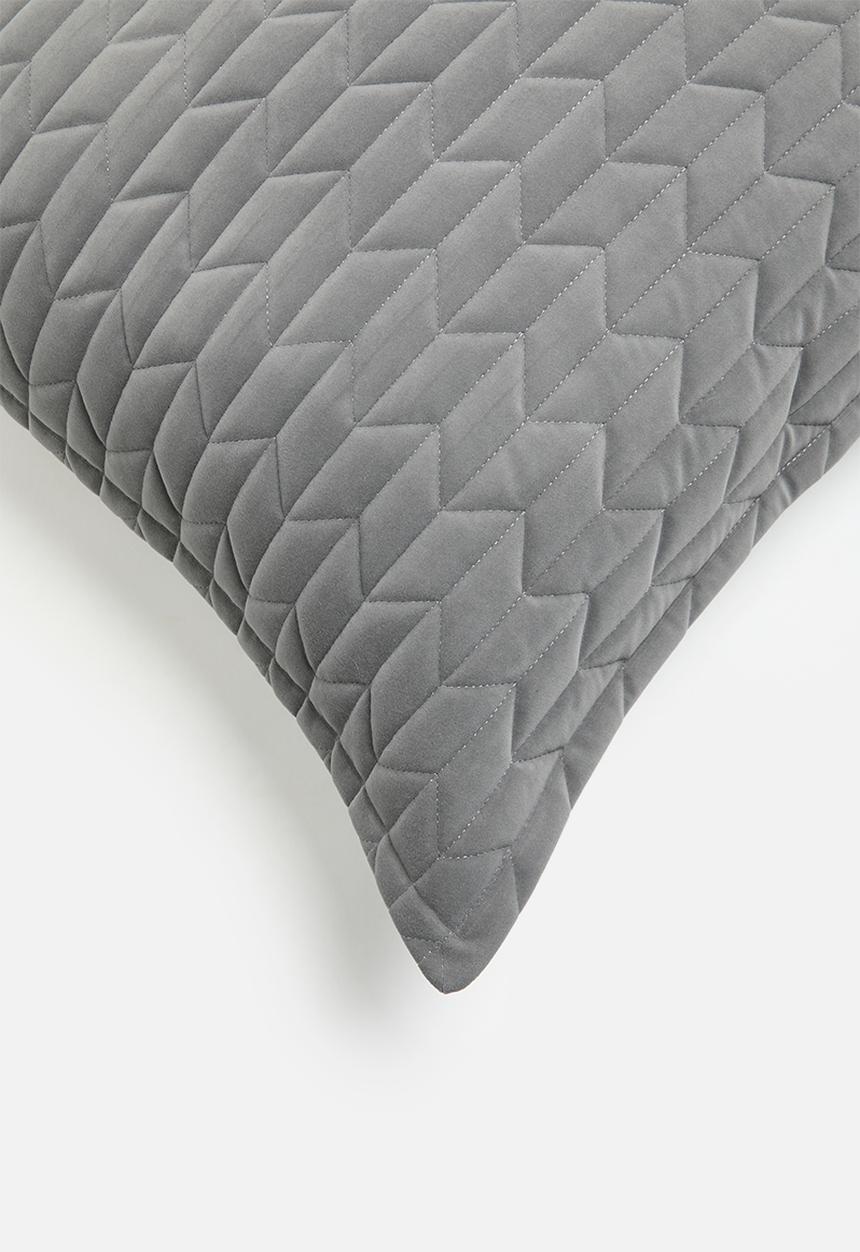 Grey Gardens - Octavia velvet cushion cover - grey